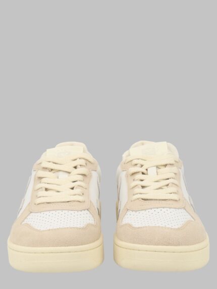 Veja SNEAKER "V-82"