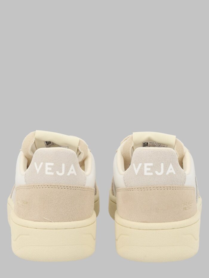 Veja SNEAKER "V-82"