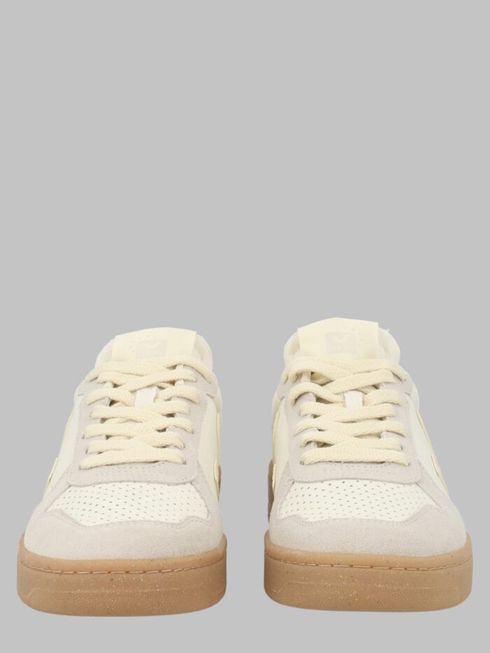 Veja SNEAKER "V-82"