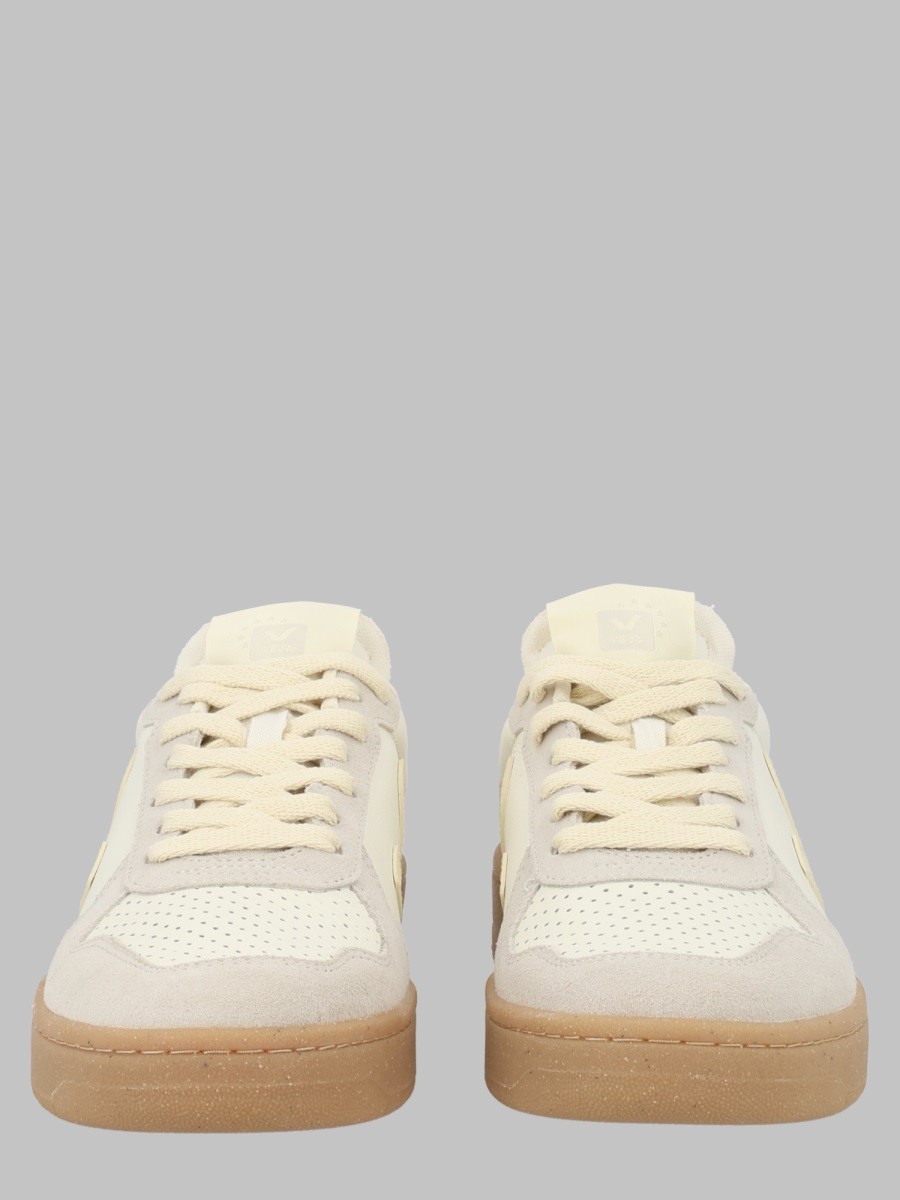 Veja SNEAKER "V-82"