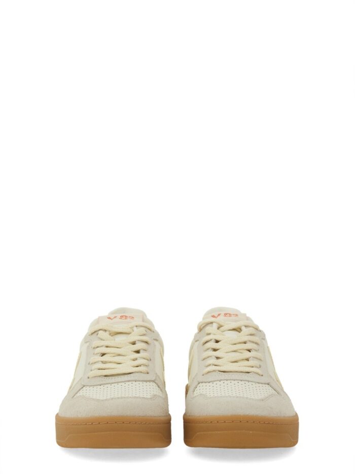 Veja SNEAKER "V-82"