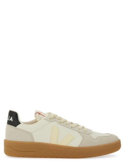 Veja SNEAKER "V-82"