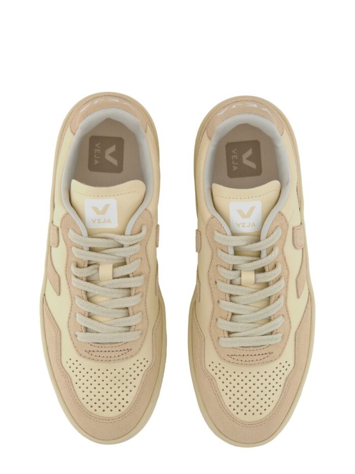 Veja SNEAKER V-90