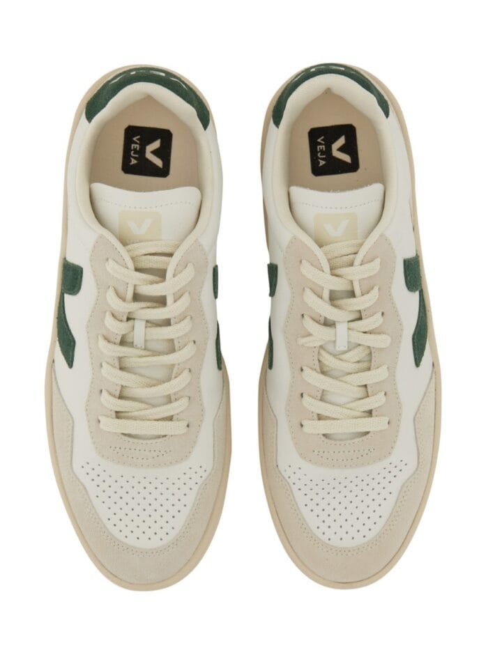 Veja SNEAKER "V-90"