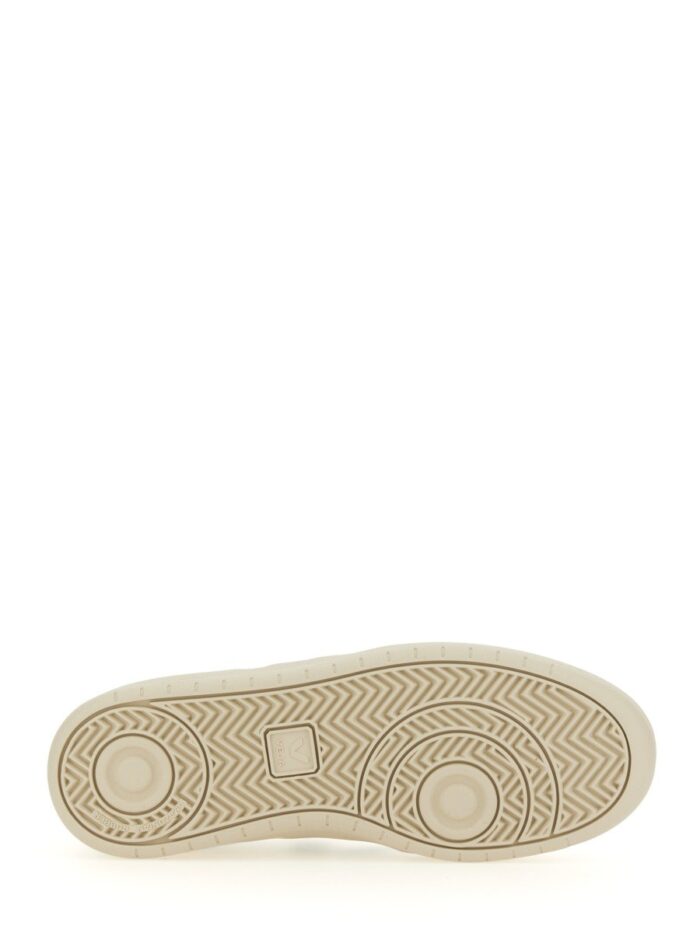 Veja SNEAKER "V-90"