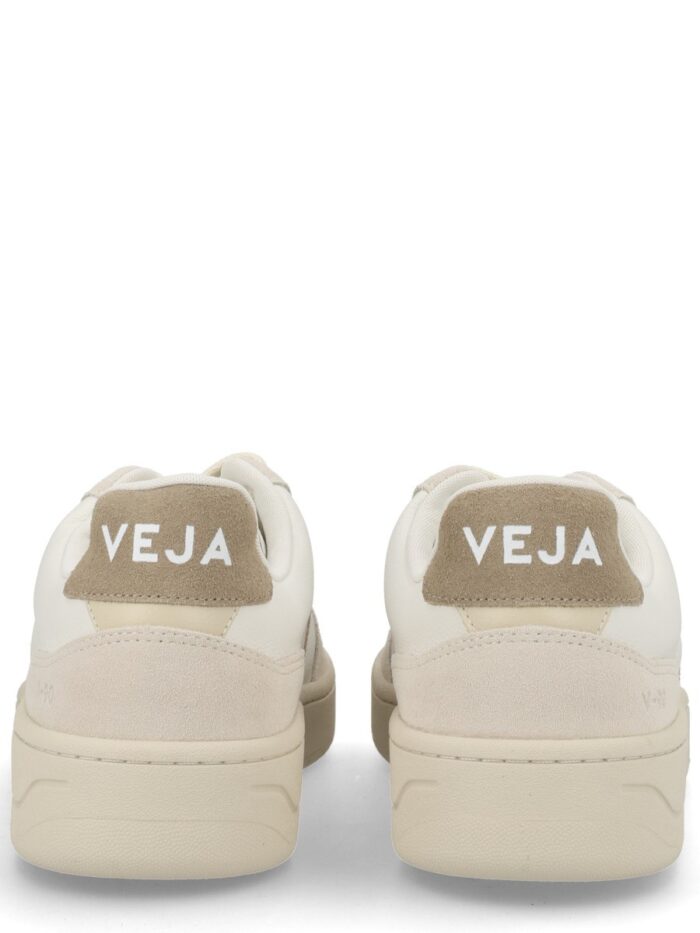 Veja SNEAKER "V-90"