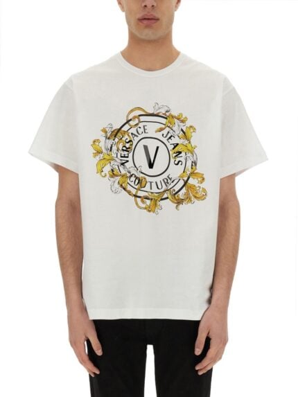 Versace Jeans Couture T-SHIRT V-EMBLEM OUTLINE BAROQUE