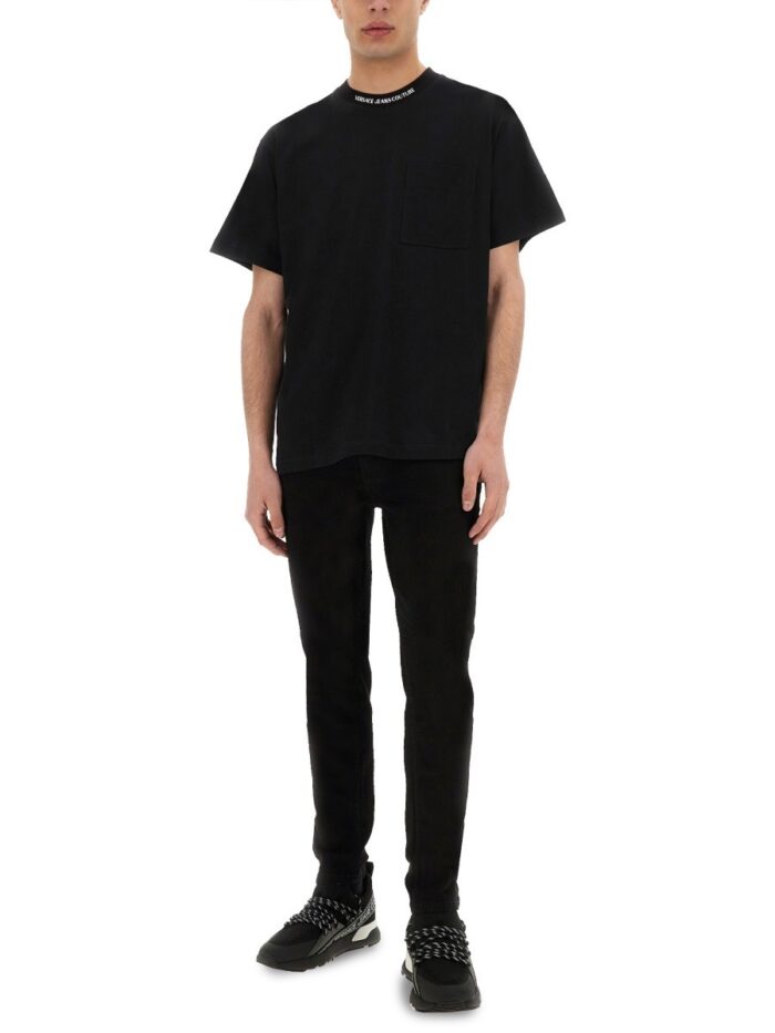Versace Jeans Couture T-SHIRT WITH LOGO ON THE COLLAR