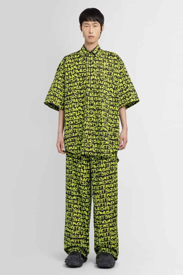vetements all over logo short sleeve shirt VETEMENTS All Over Logo Short Sleeve Shirt