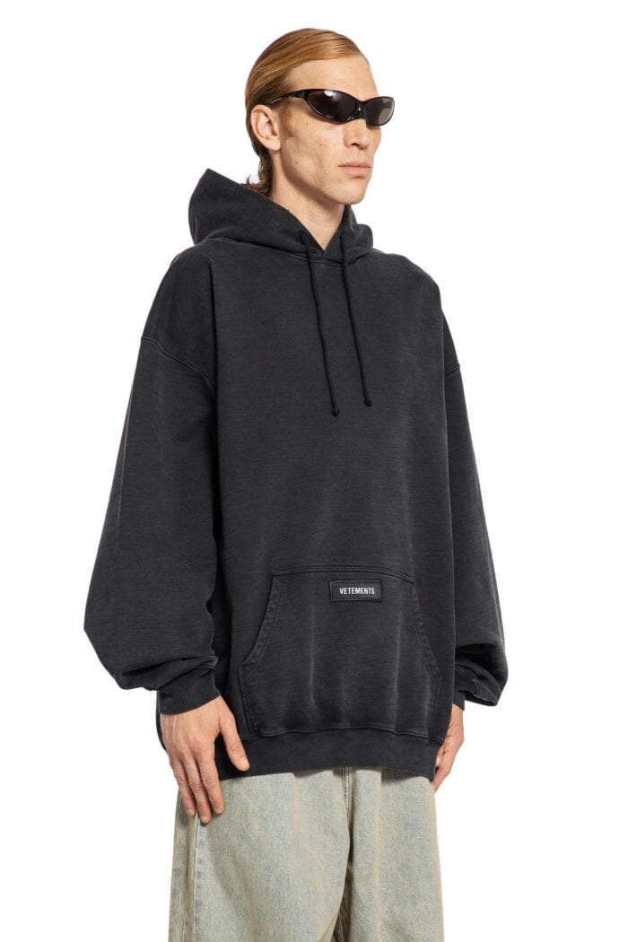 VETEMENTS Label Logo Hoodie