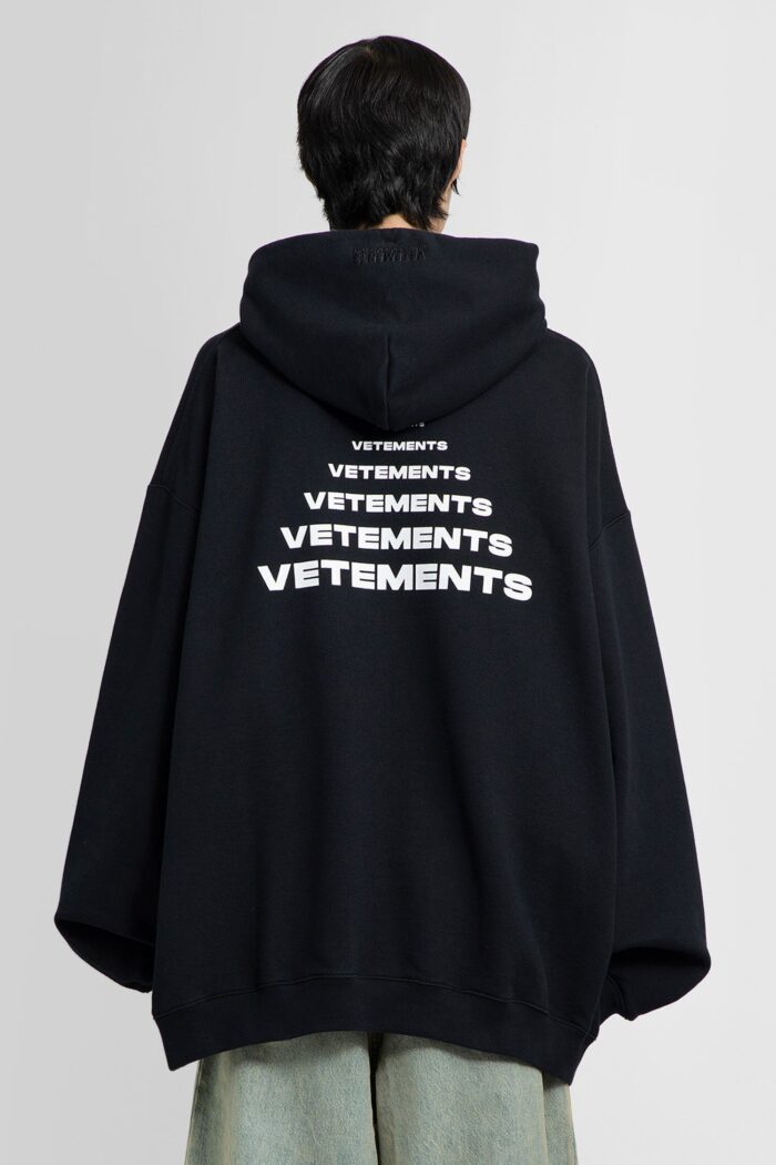 VETEMENTS Pyramid Logo Hoodie