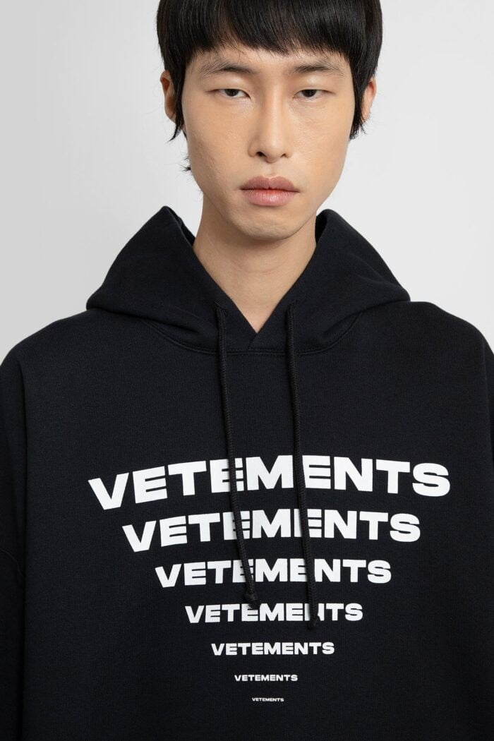 VETEMENTS Pyramid Logo Hoodie